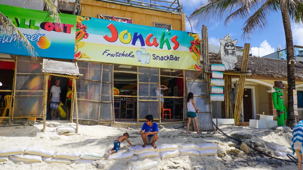 Boracay, Jonah's Fruitshakes